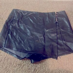 FASHION NOVA leather skort size 1x